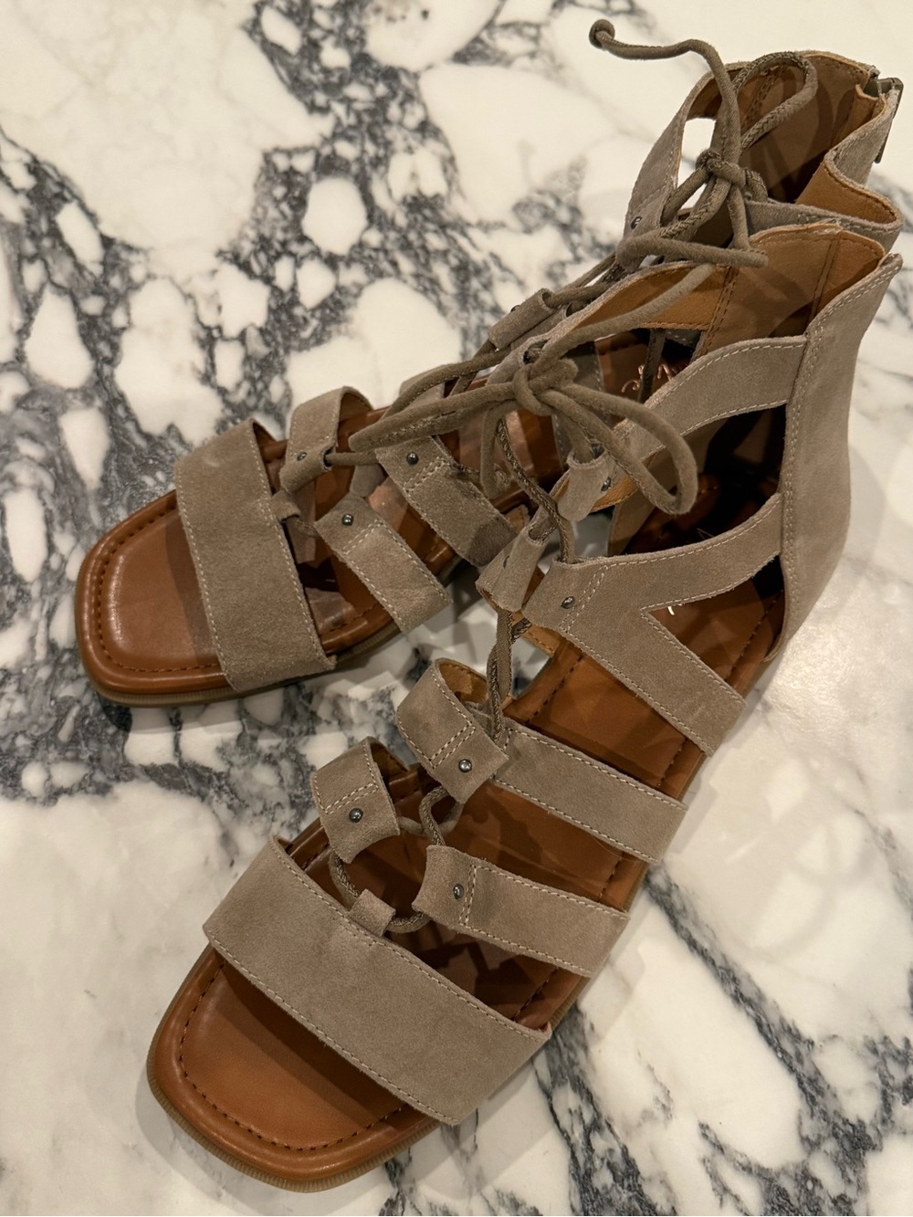 Crown Vintage Regina Gladiator Sandals Tan Suede Lace Up Size 11 M